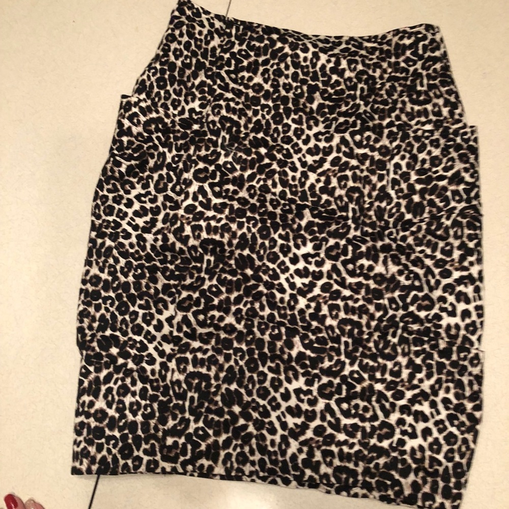 Leopard pencil skirt